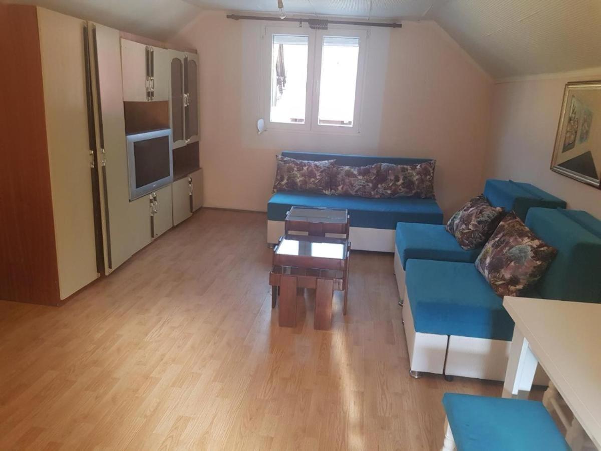 Apartmani U Guci Guča Zewnętrze zdjęcie